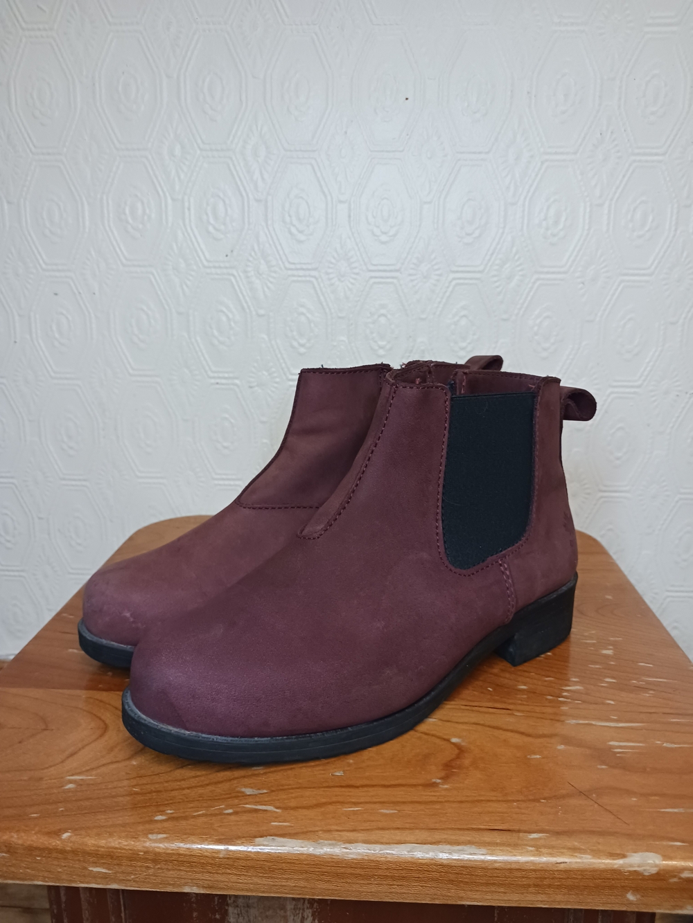 Martino Chelsea Boots Size 7 Burgundy Leather Wool Lined Vibram Sole Made in Can
